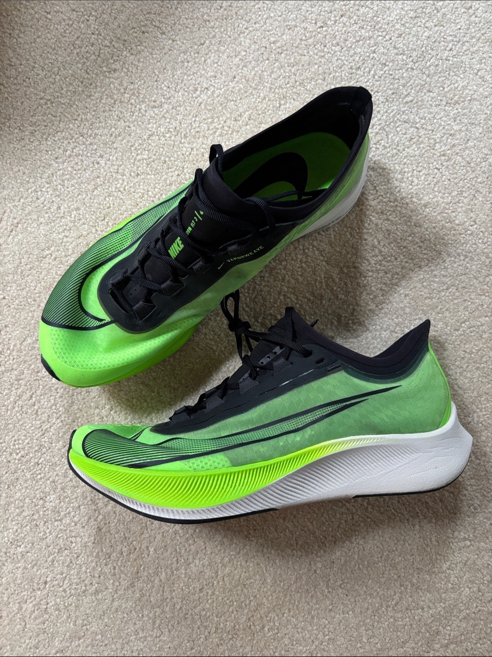 NIKE men’s Zoom Fly 3 volt green and black running shoes